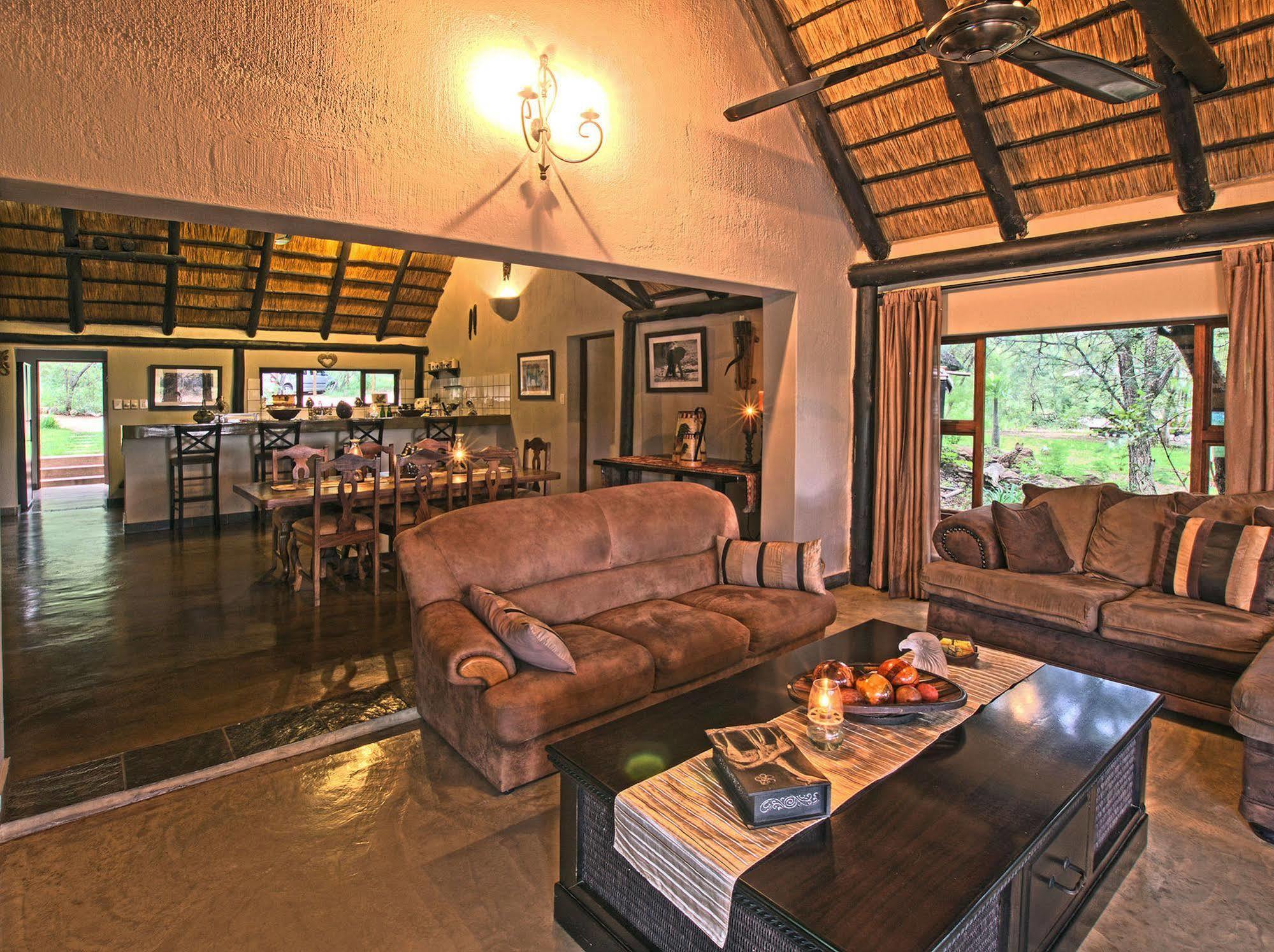 Raptor Retreat Game Lodge Hoedspruit Esterno foto